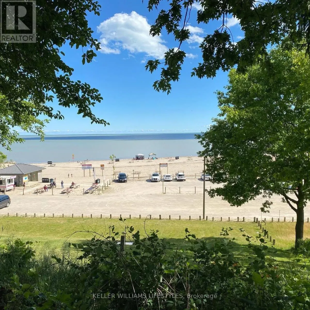 17 - 8B ROBINSON STREET, #17