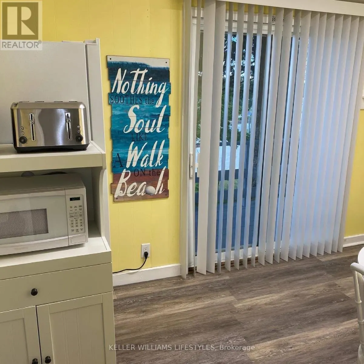 17 - 8B ROBINSON STREET, #17