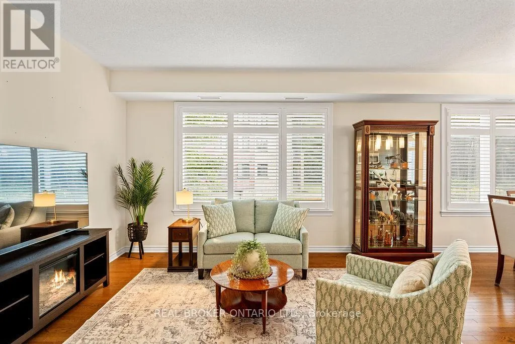 102 - 52 MAGNOLIA WAY