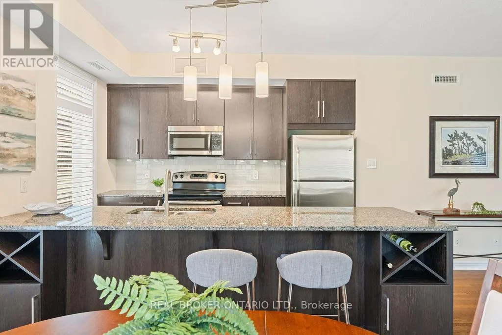 102 - 52 MAGNOLIA WAY