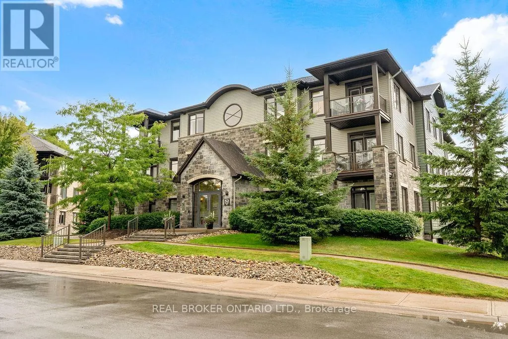 102 - 52 MAGNOLIA WAY
