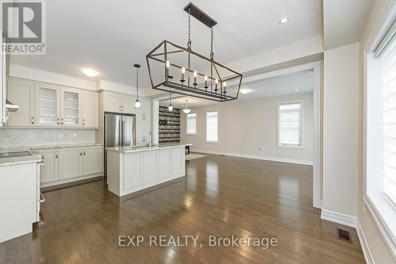 35 WINDSOR CIRCLE