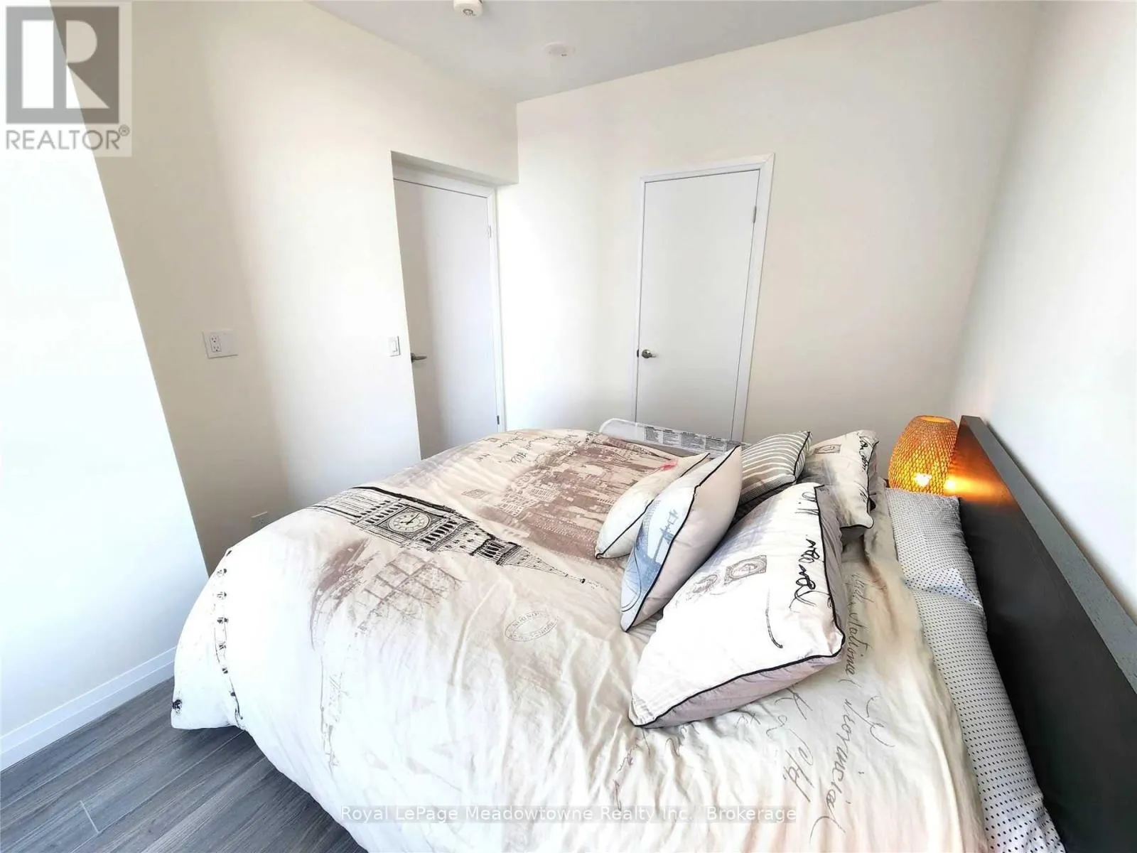 1605 - 104 GARMENT STREET, #1605