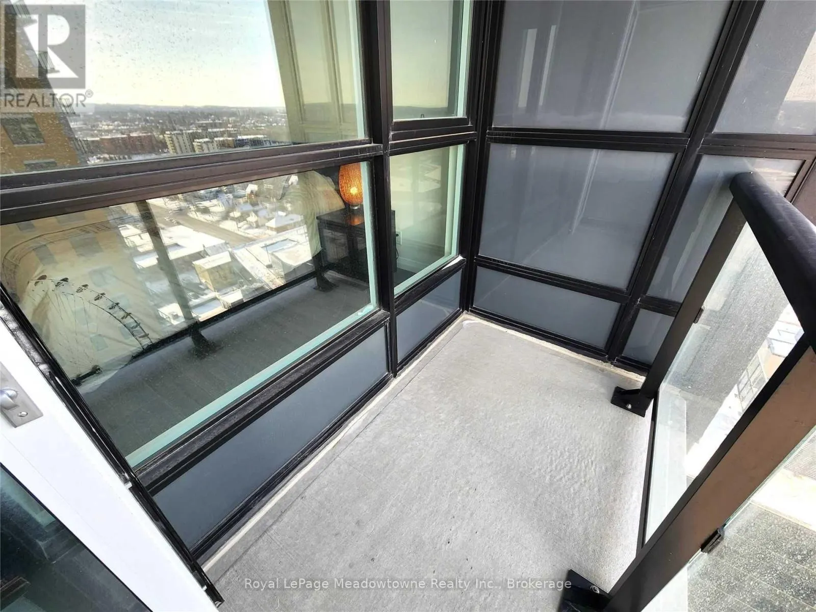 1605 - 104 GARMENT STREET, #1605