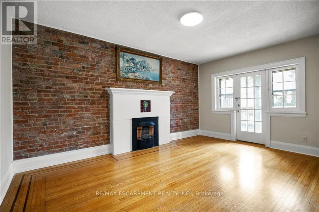 11 - 316 ABERDEEN AVENUE