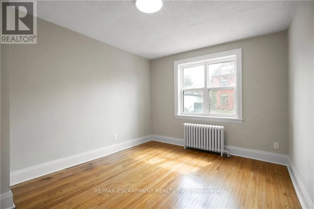 11 - 316 ABERDEEN AVENUE