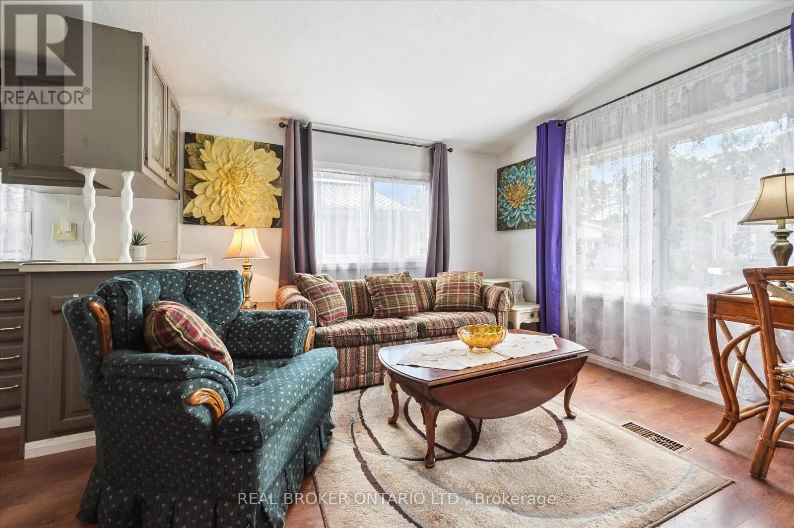 445 PINE PASS