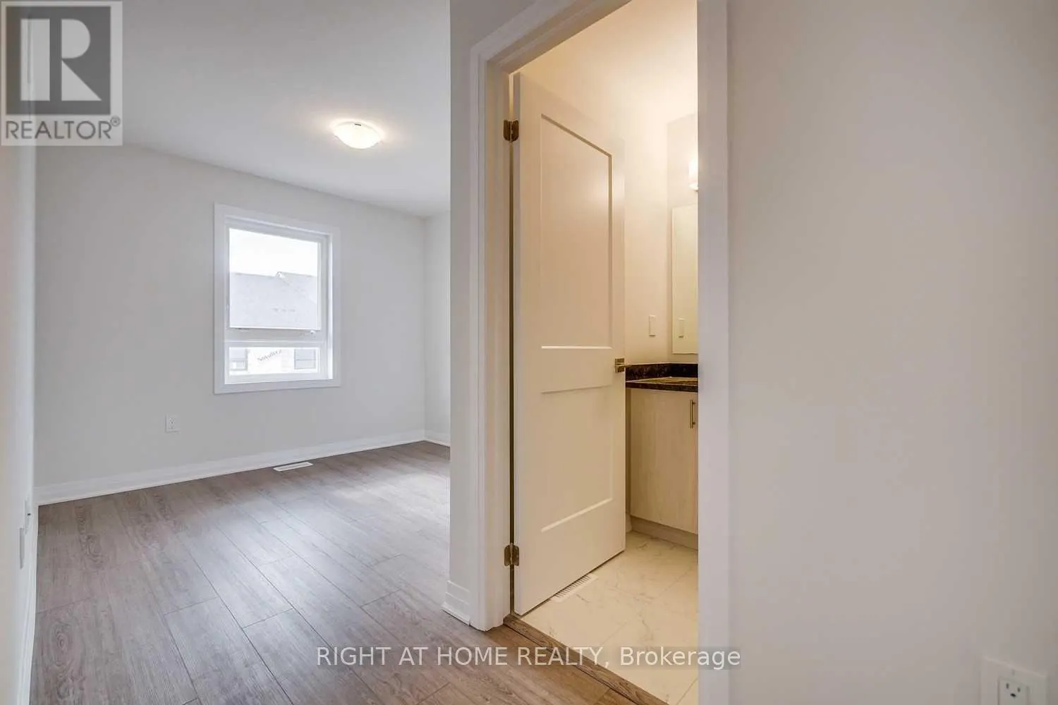 #45 - 51 SPARROW AVENUE