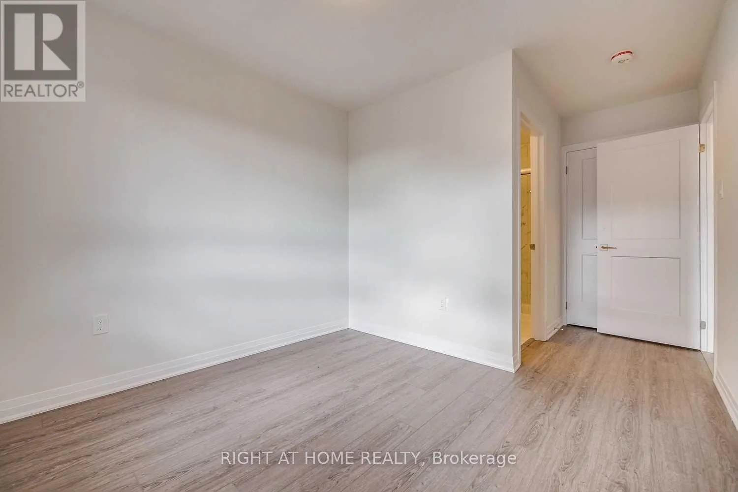#45 - 51 SPARROW AVENUE