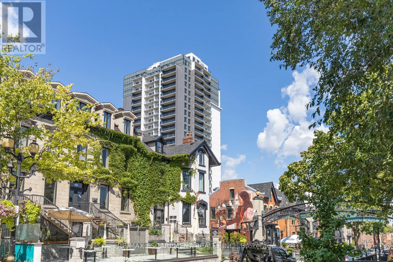 2204 - 15 QUEEN STREET