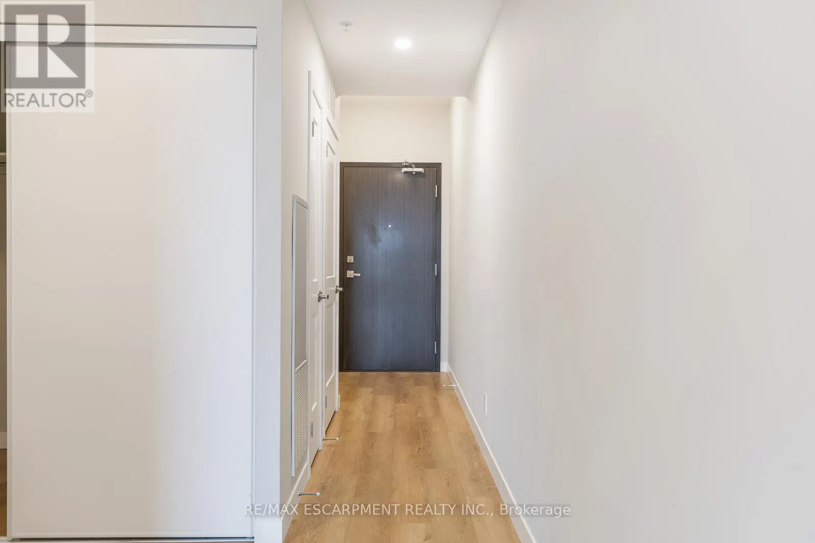 2204 - 15 QUEEN STREET