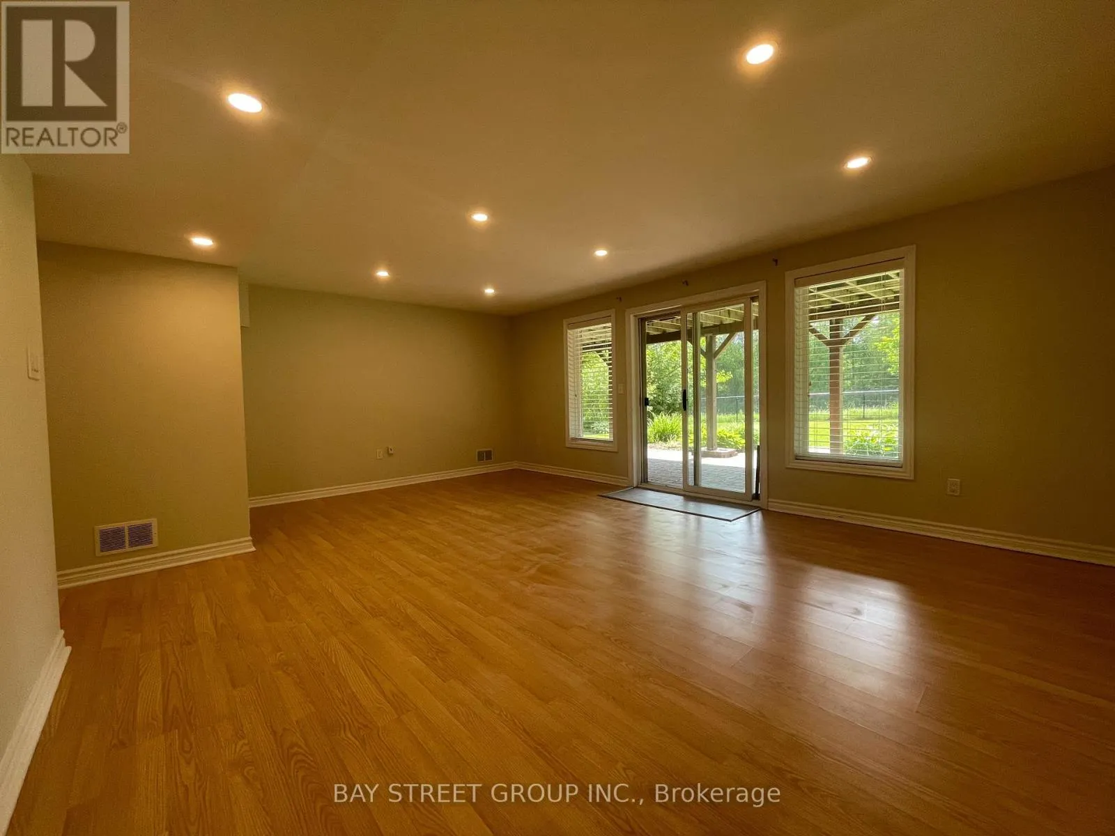 19 SILVERSMITH COURT