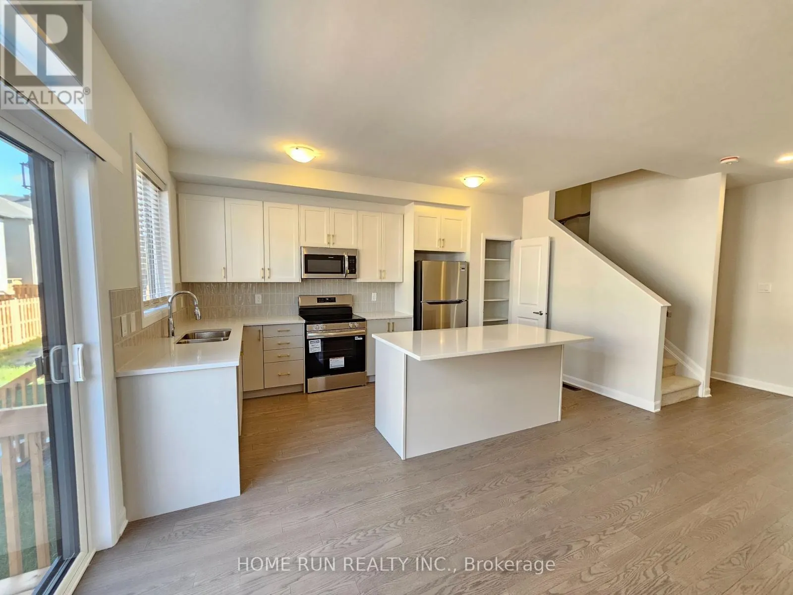 932 EILEEN VOLLICK CRESCENT