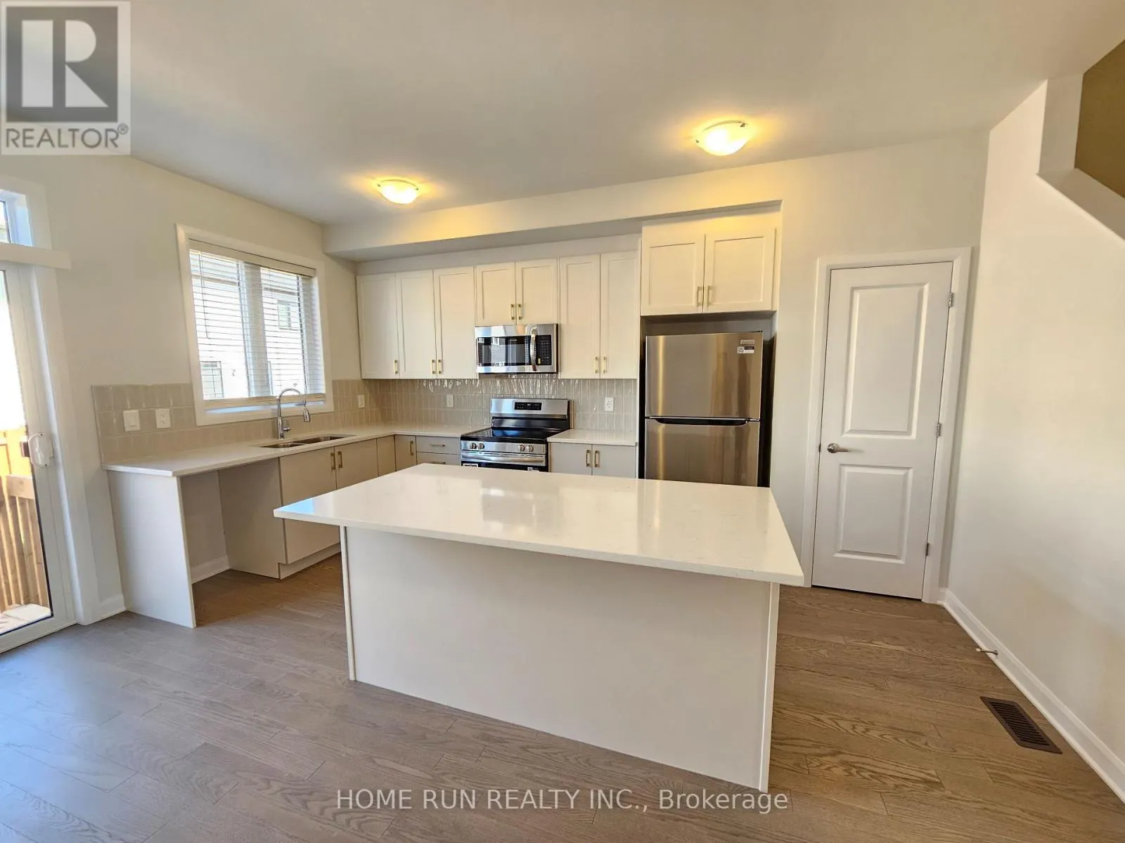 932 EILEEN VOLLICK CRESCENT