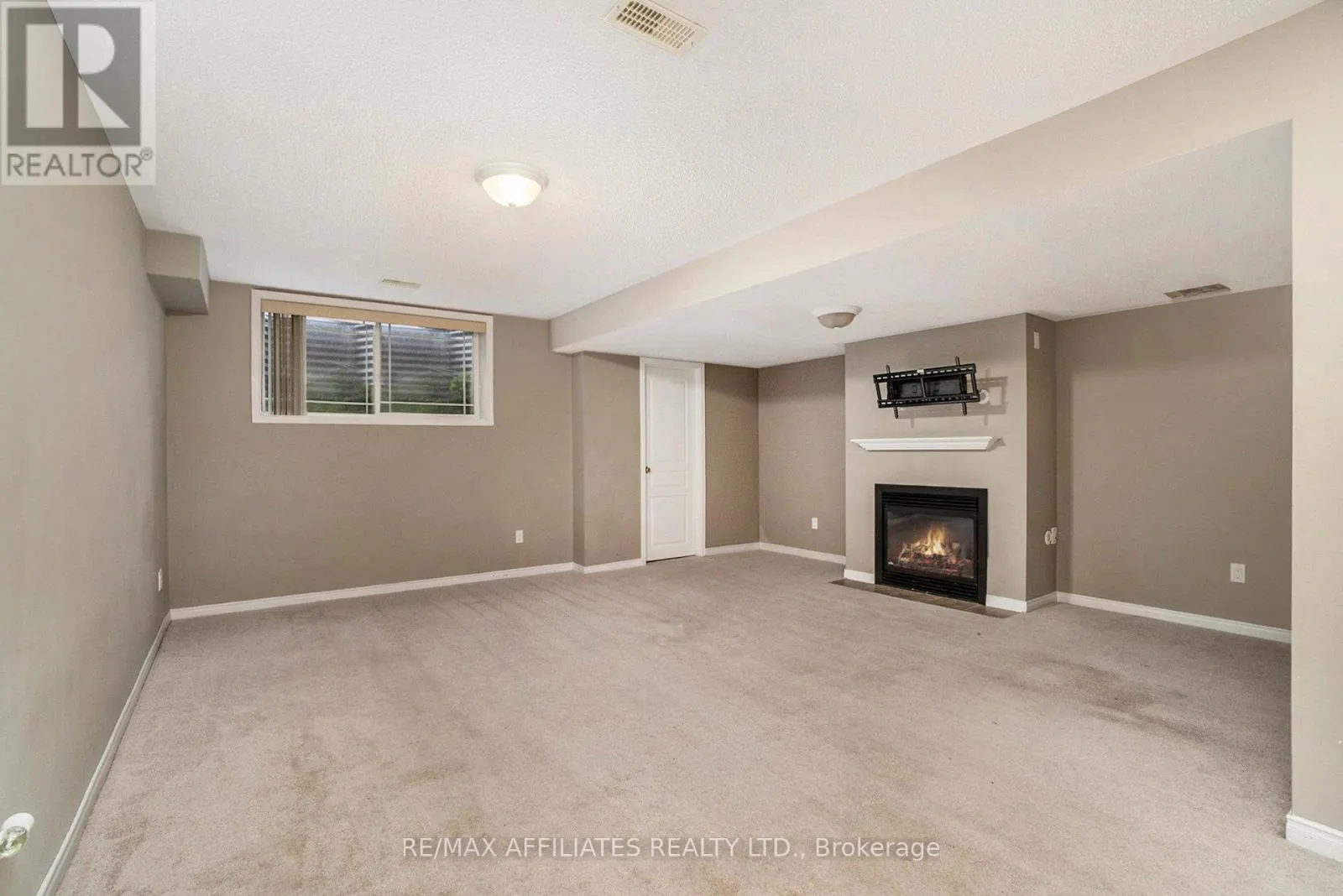 714 REGIMENT AVENUE