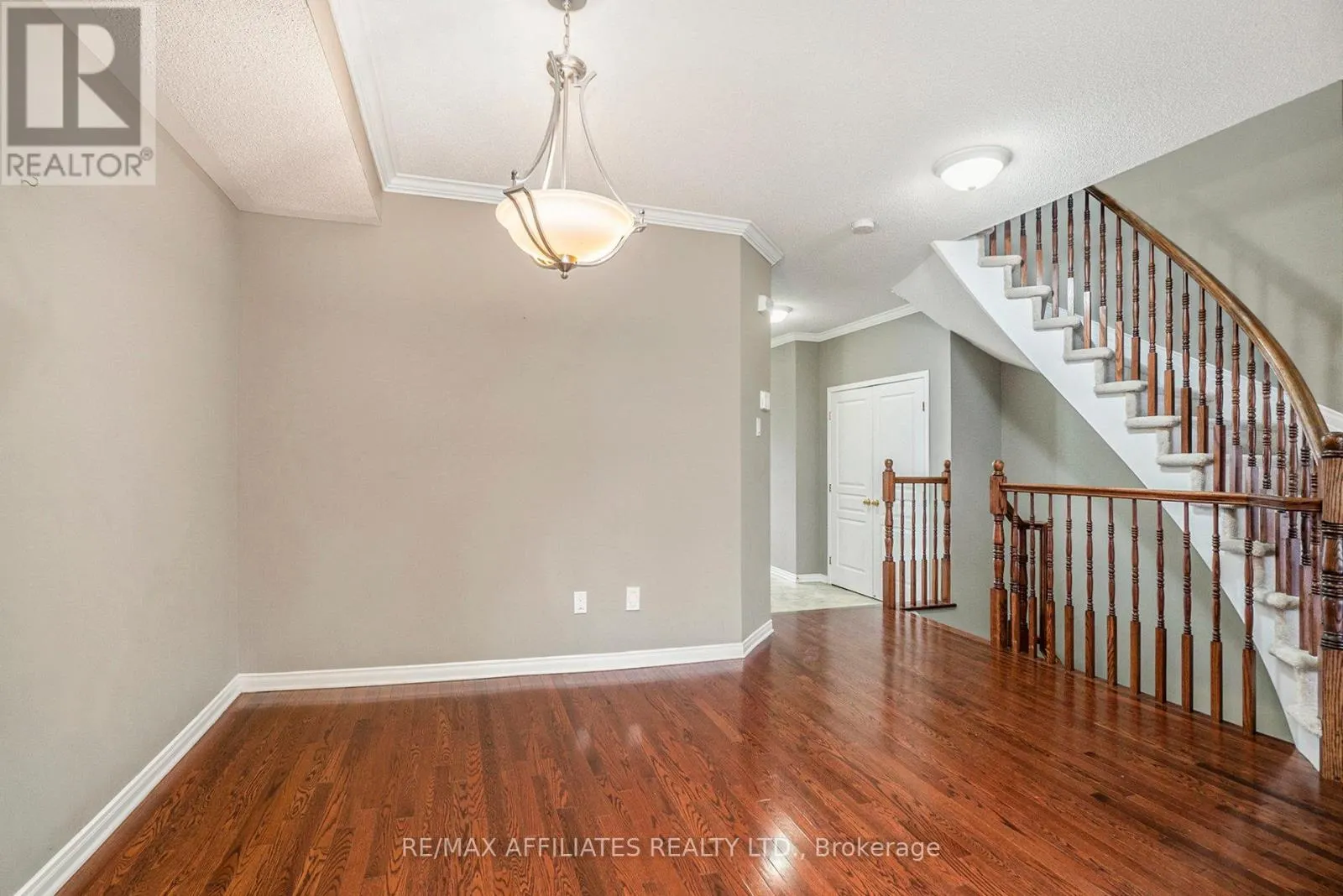 714 REGIMENT AVENUE