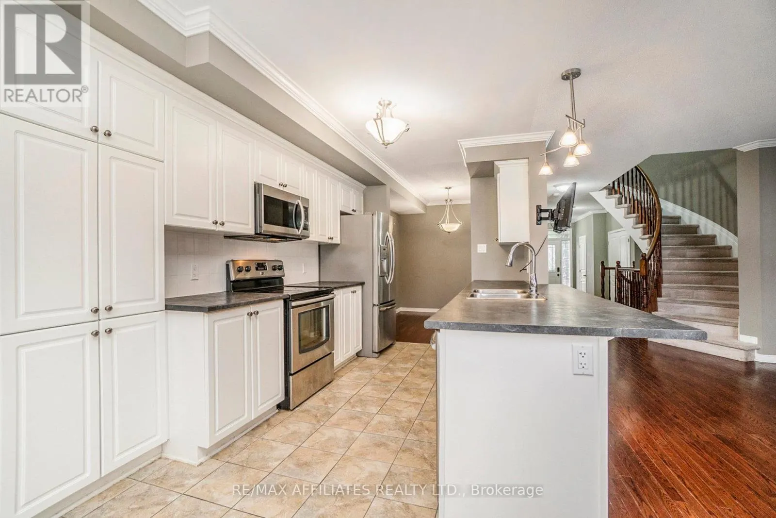 714 REGIMENT AVENUE