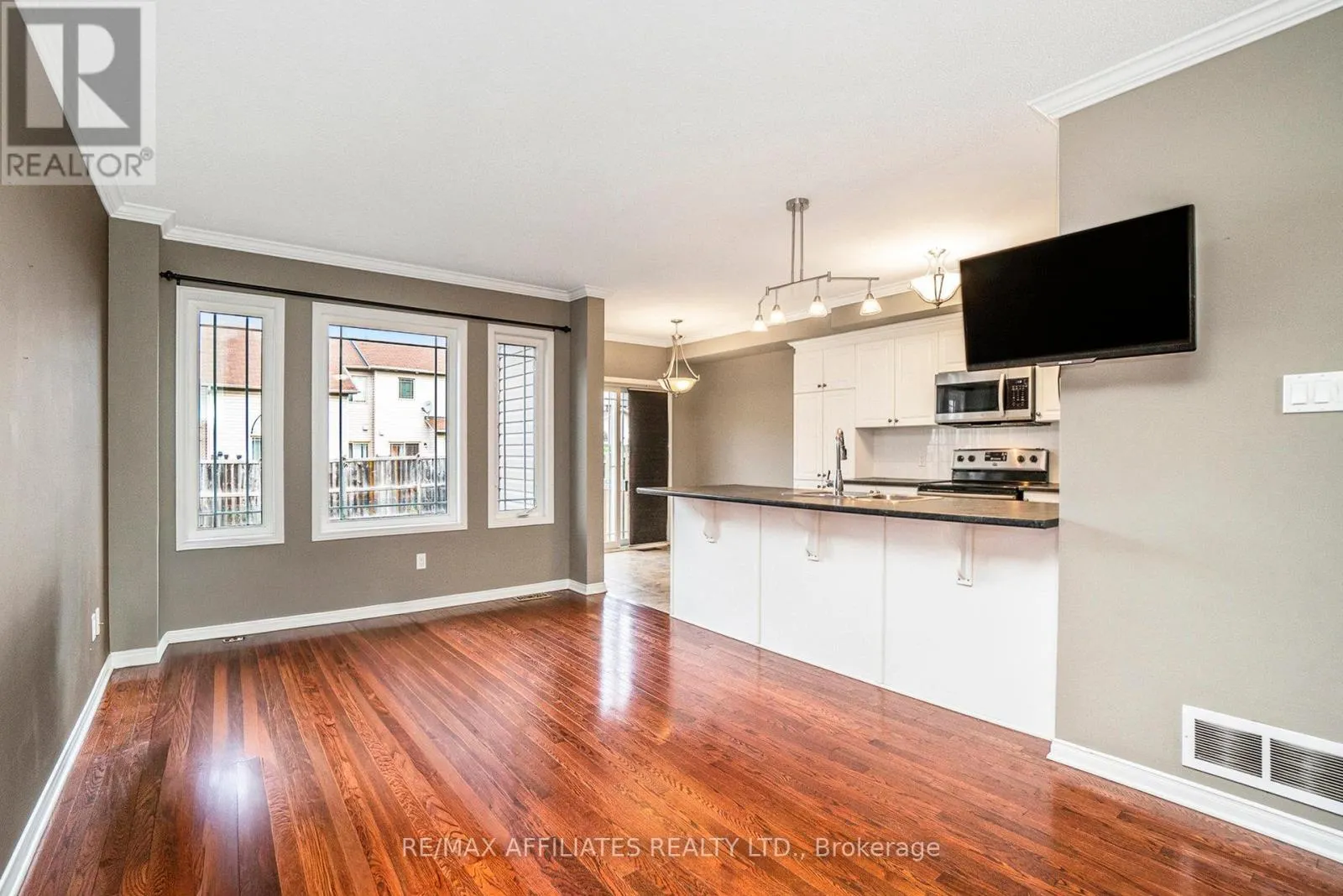 714 REGIMENT AVENUE