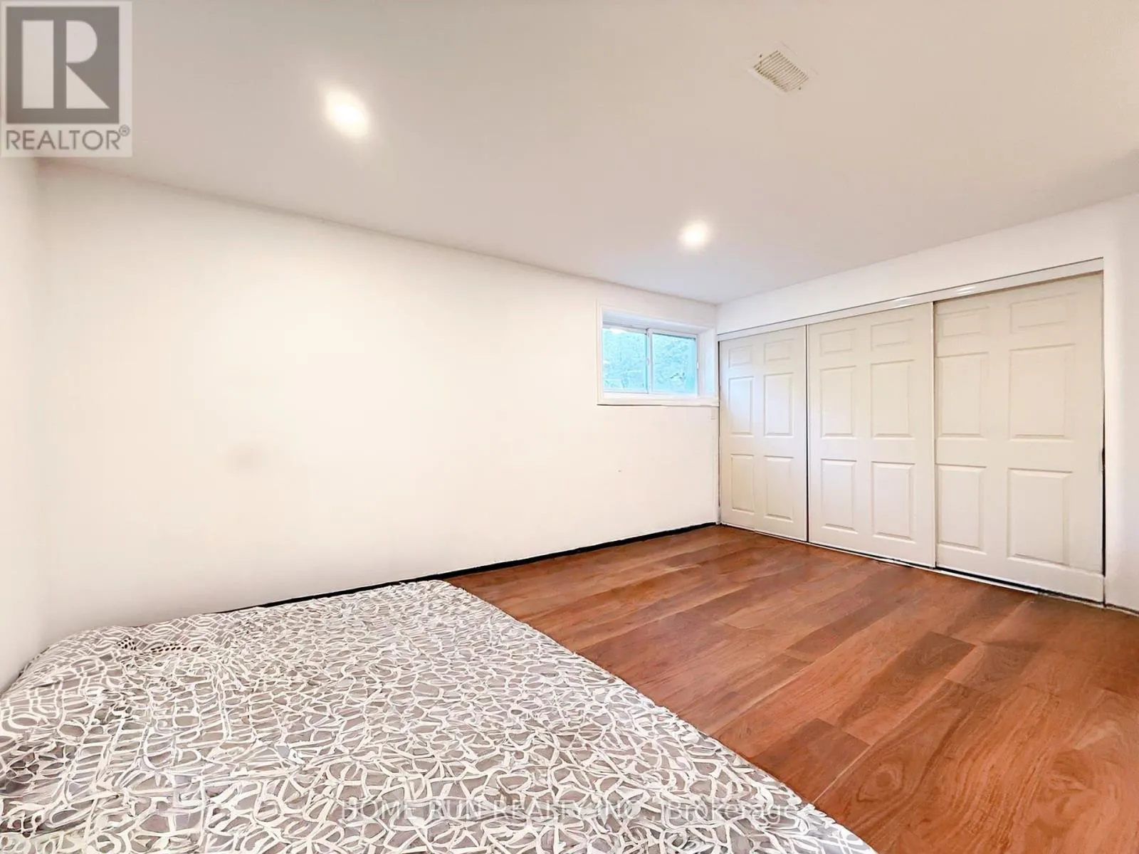 UNIT B - 90 MACFARLANE ROAD