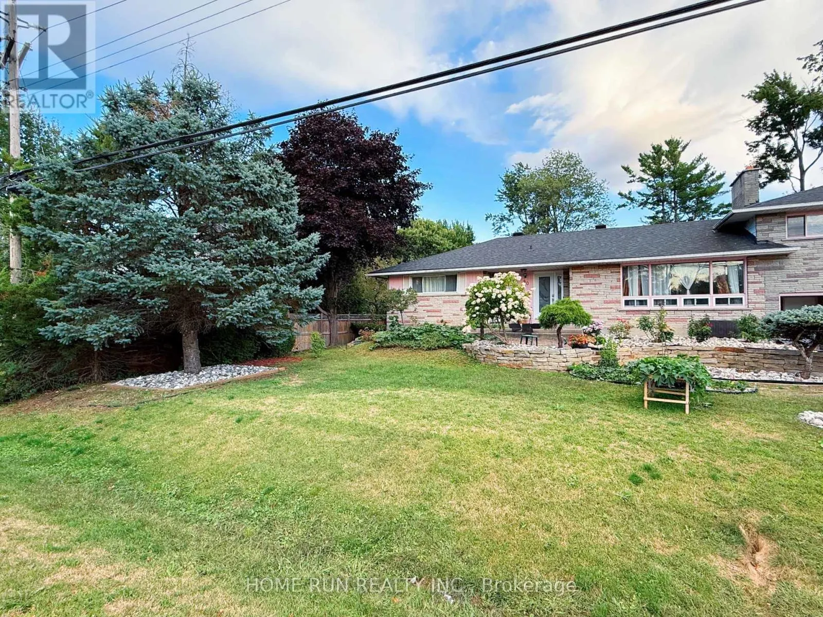 UNIT B - 90 MACFARLANE ROAD