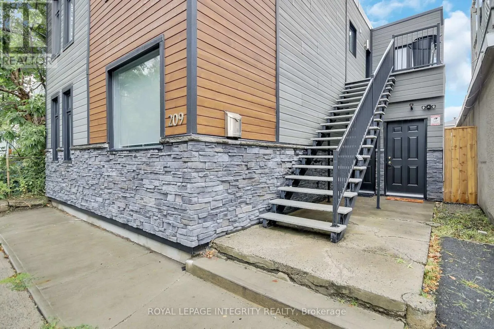209 HANNAH STREET
