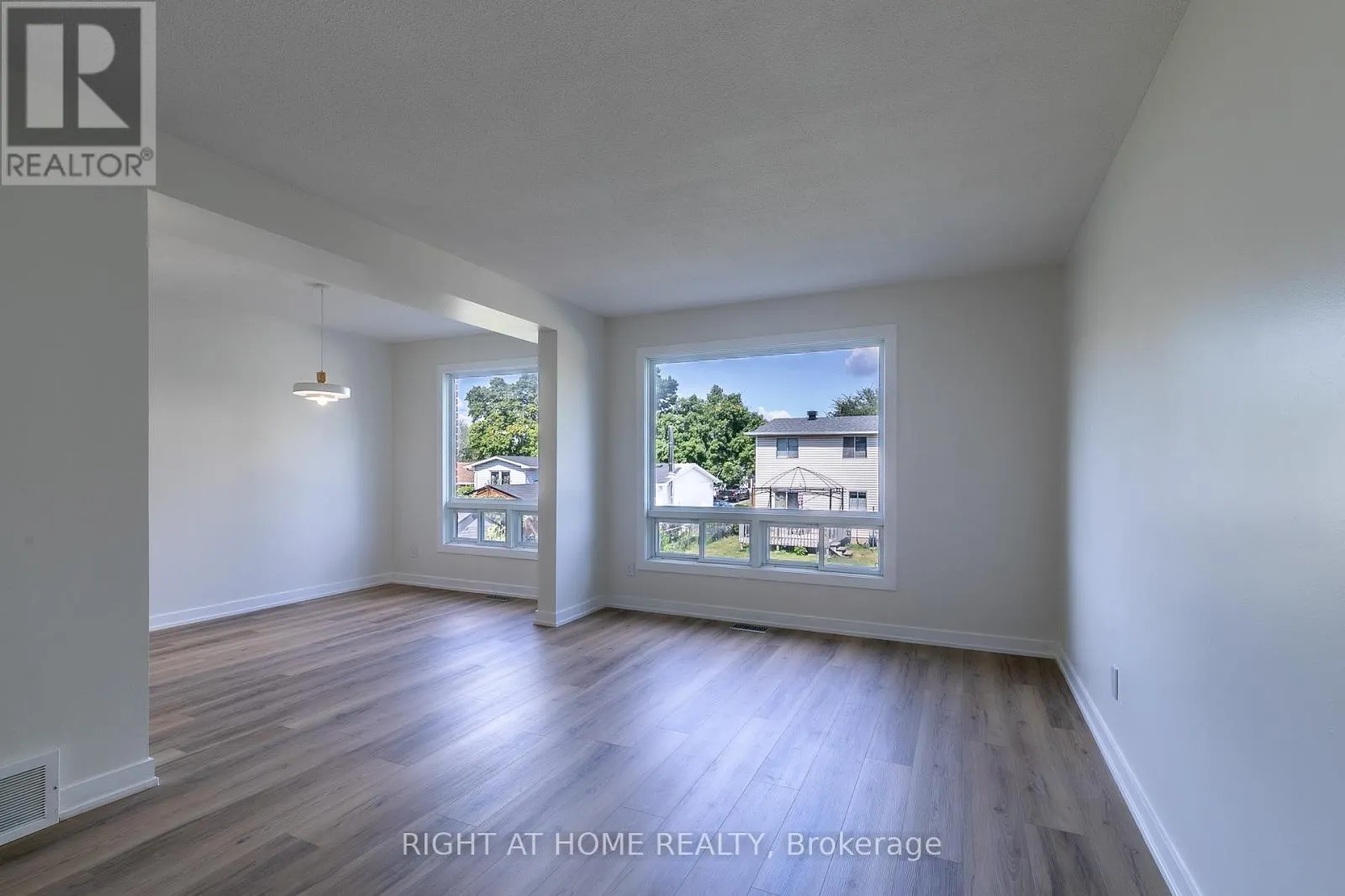 15 - 2669 SOUTHVALE DRIVE