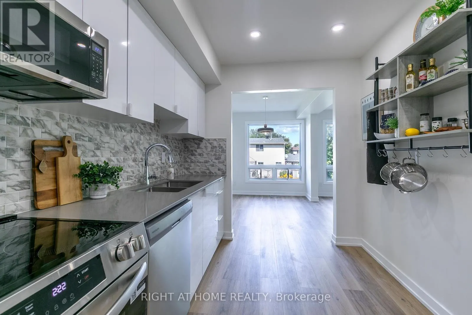 15 - 2669 SOUTHVALE DRIVE