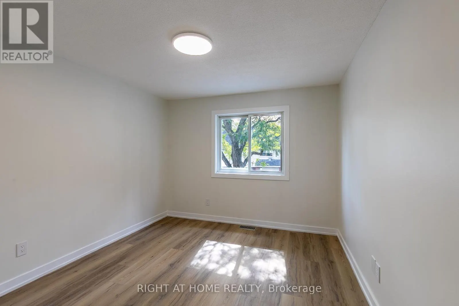 15 - 2669 SOUTHVALE DRIVE