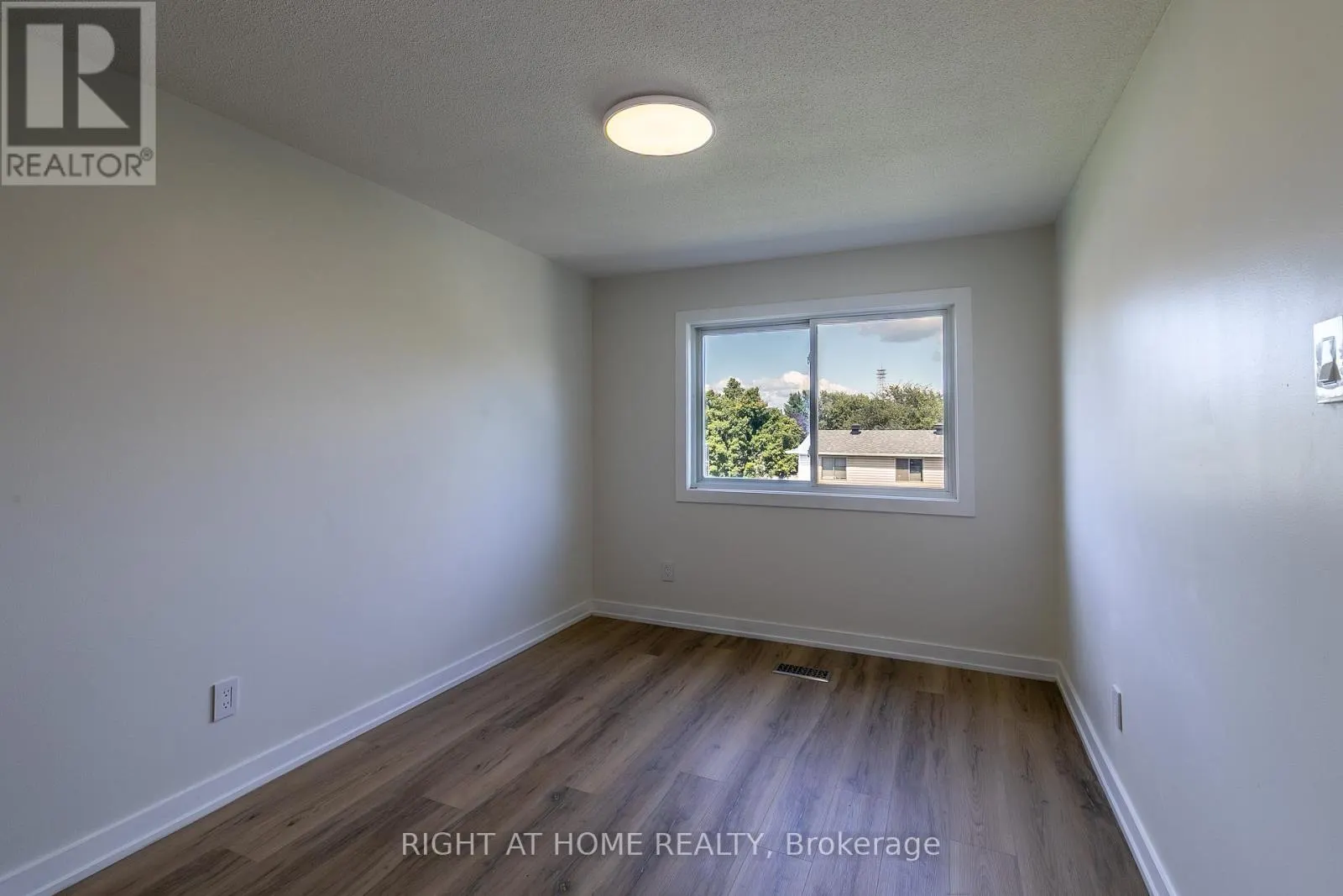 15 - 2669 SOUTHVALE DRIVE