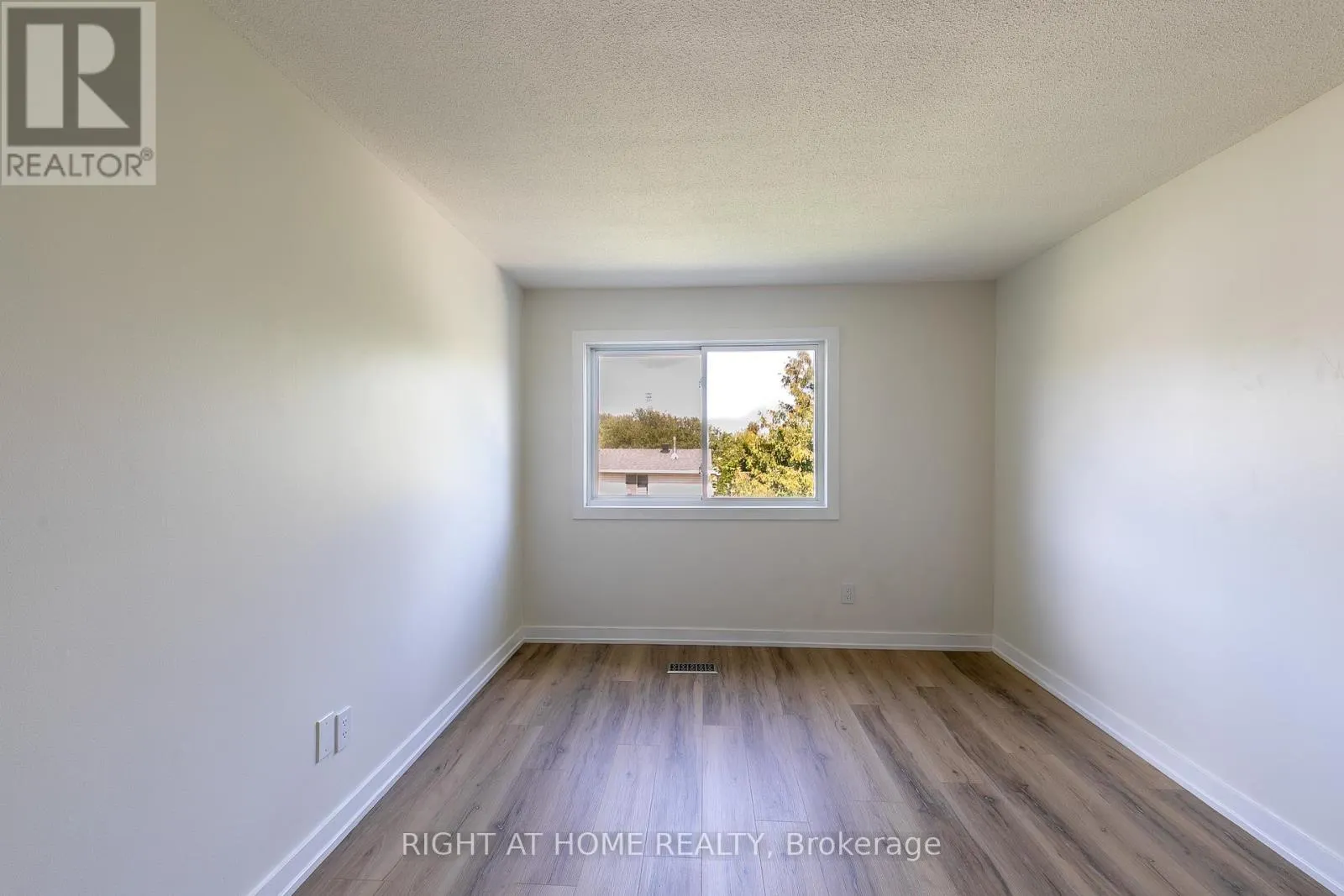 15 - 2669 SOUTHVALE DRIVE