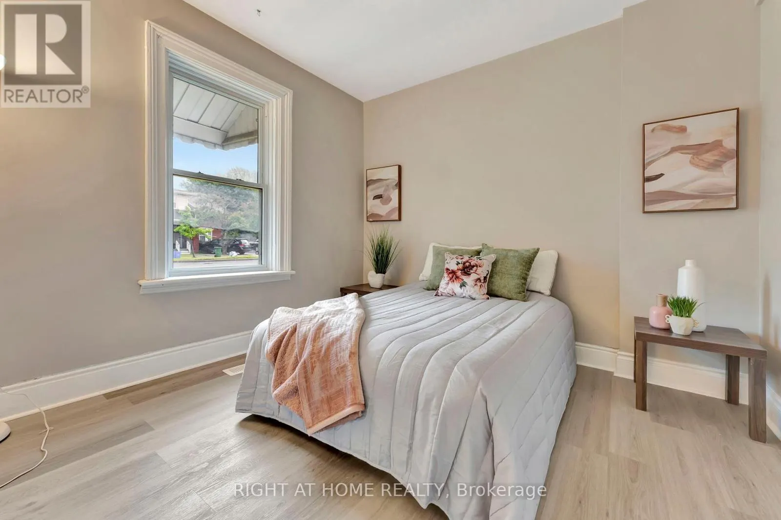 462 UPPER WELLINGTON STREET