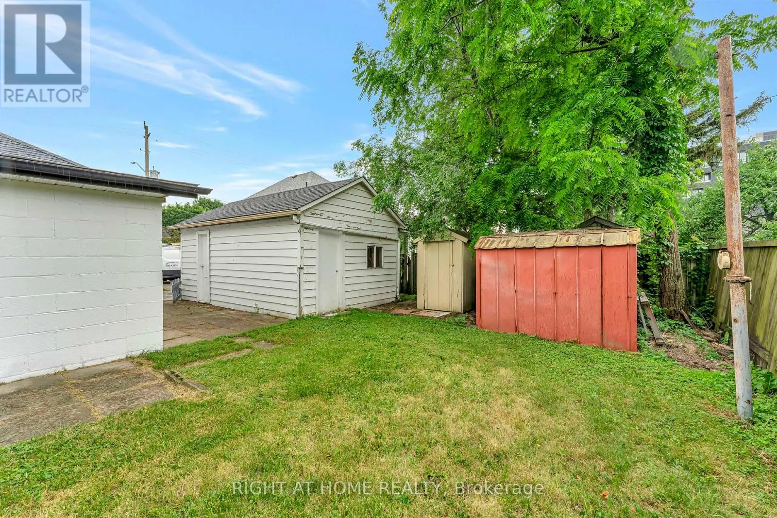 462 UPPER WELLINGTON STREET