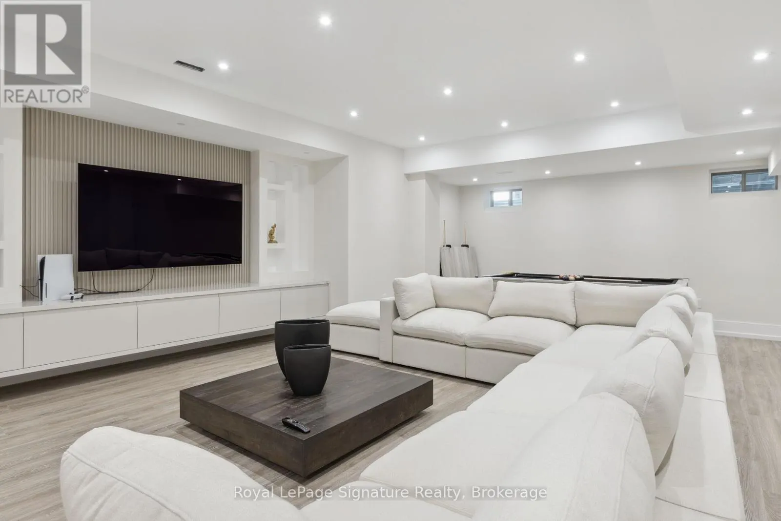 102 STONELEIGH DRIVE