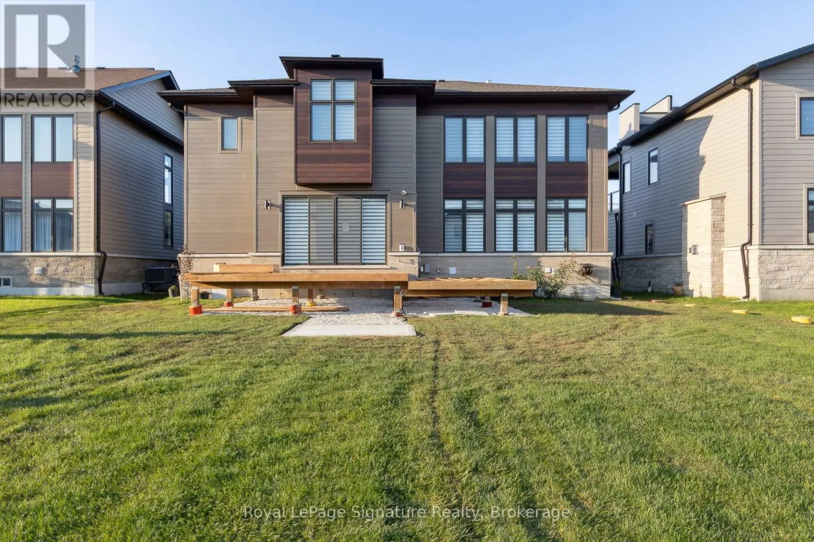 102 STONELEIGH DRIVE
