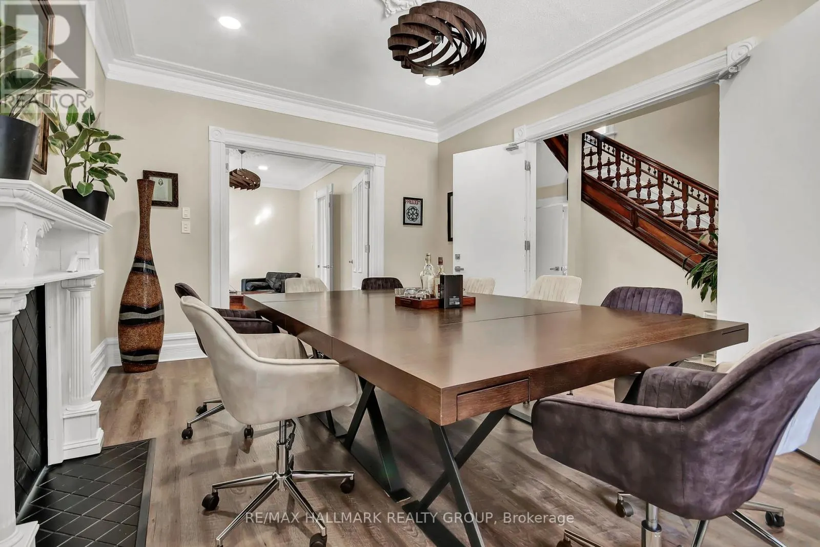 421 GILMOUR STREET