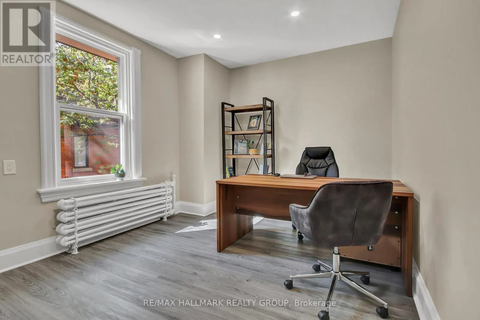 421 GILMOUR STREET