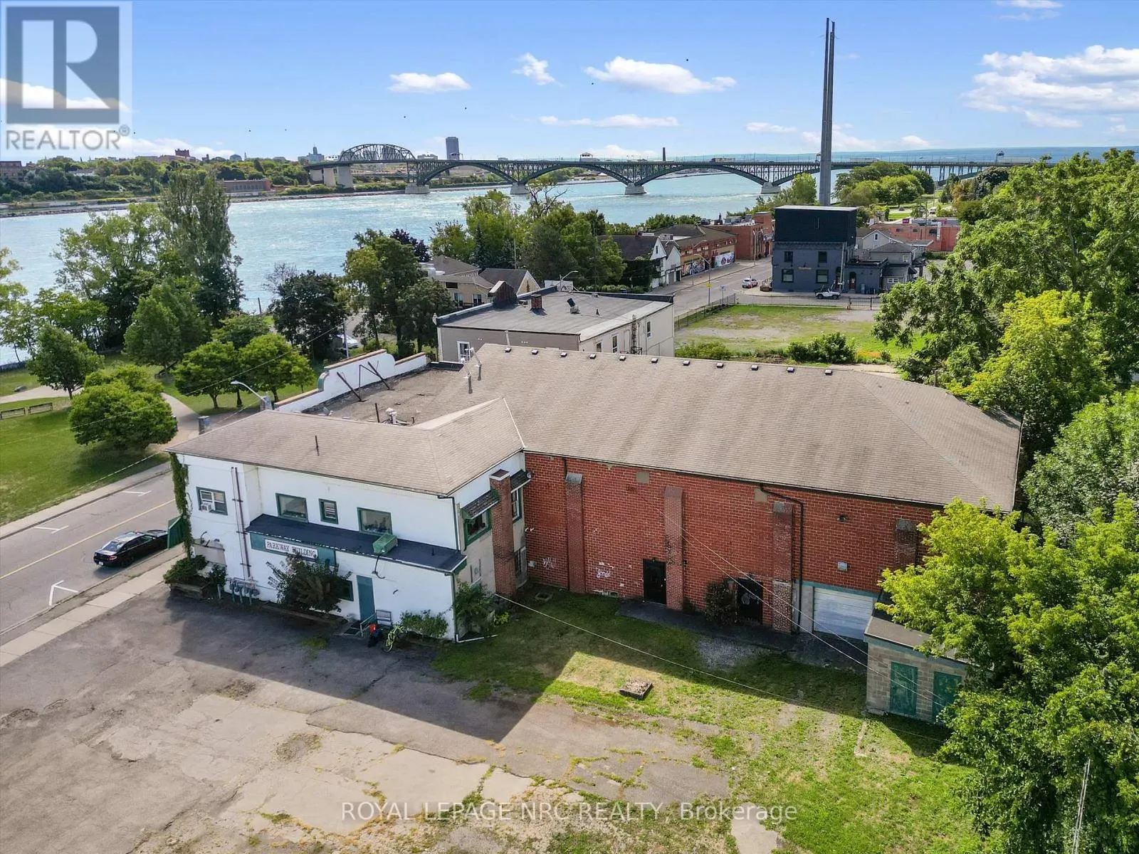 131-139 NIAGARA BOULEVARD