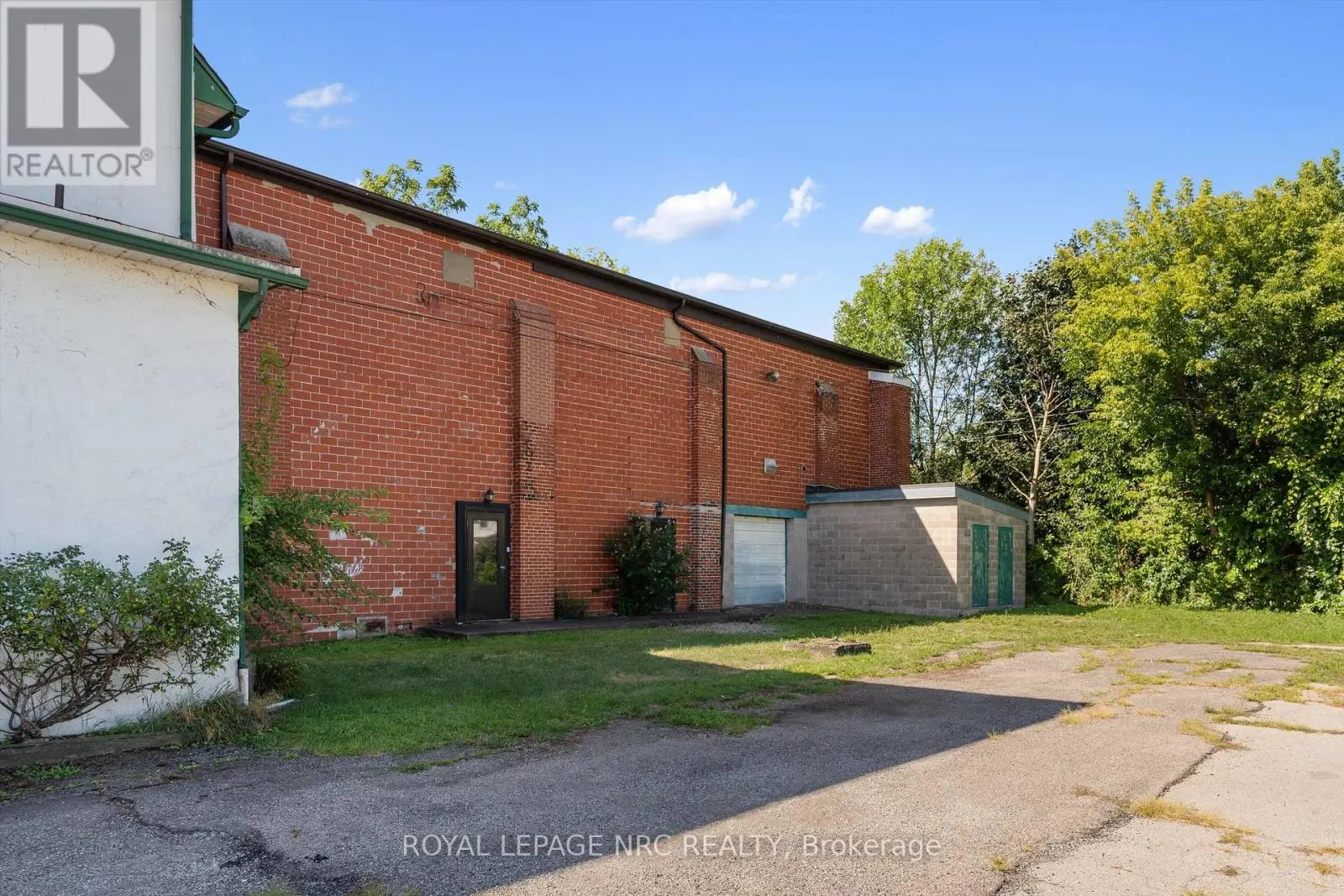 131-139 NIAGARA BOULEVARD