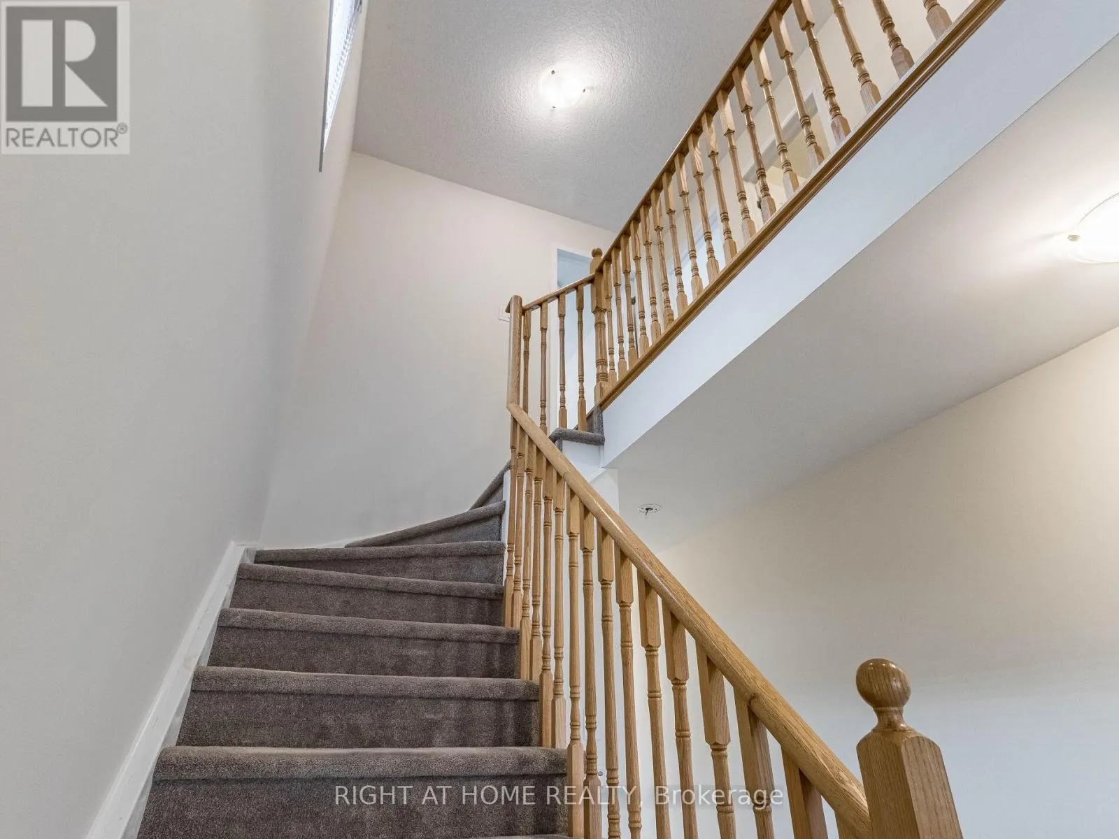34 MACLACHLAN AVENUE