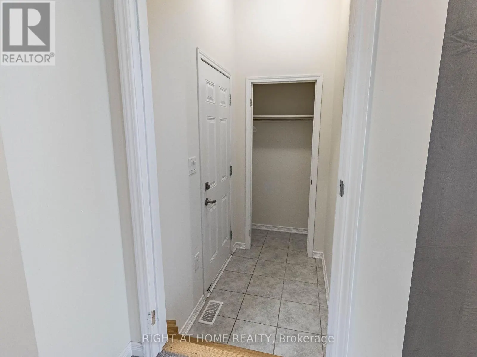 34 MACLACHLAN AVENUE