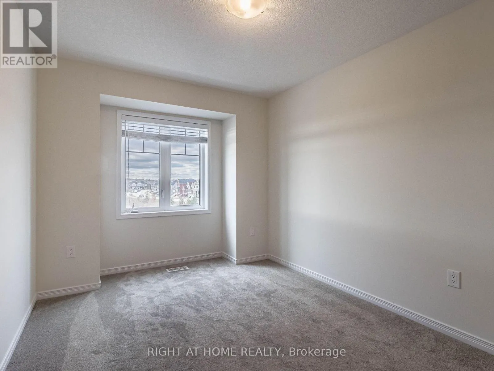 34 MACLACHLAN AVENUE