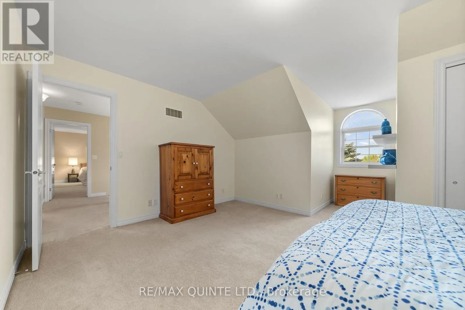 31 BAY BREEZE STREET