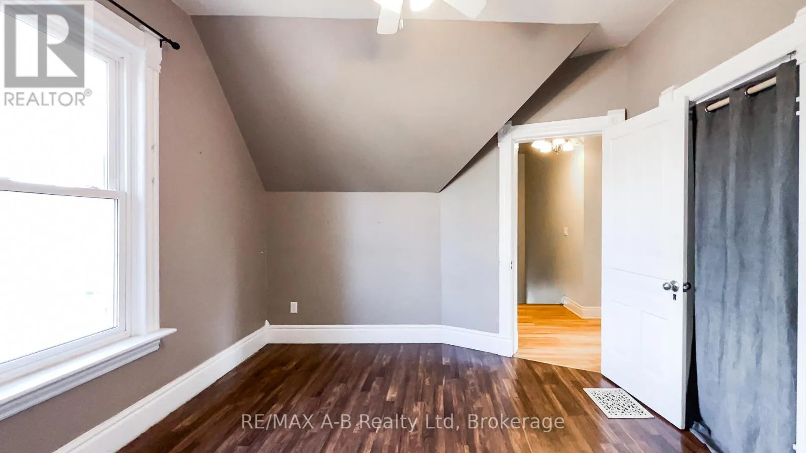 193 WATER STREET S