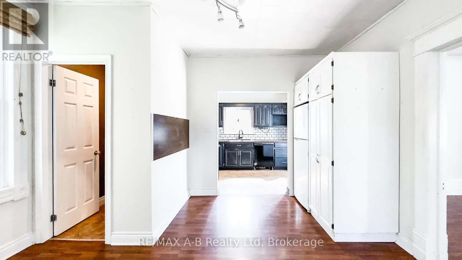193 WATER STREET S