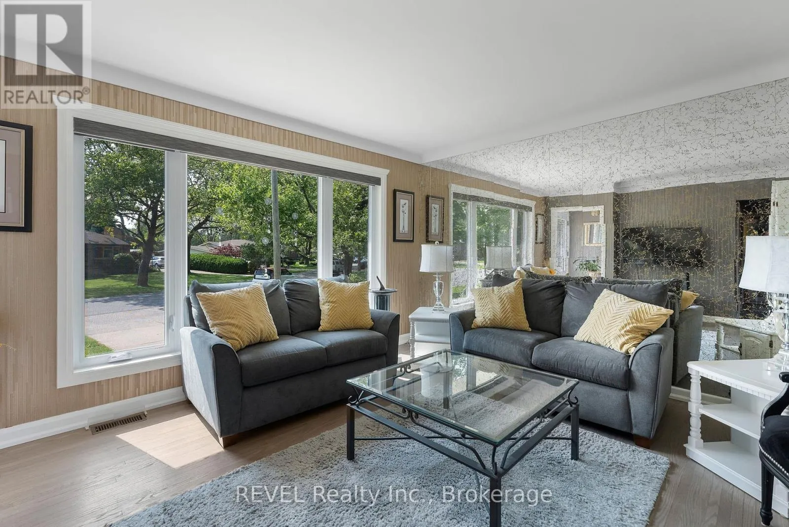 32 HANSON DRIVE N