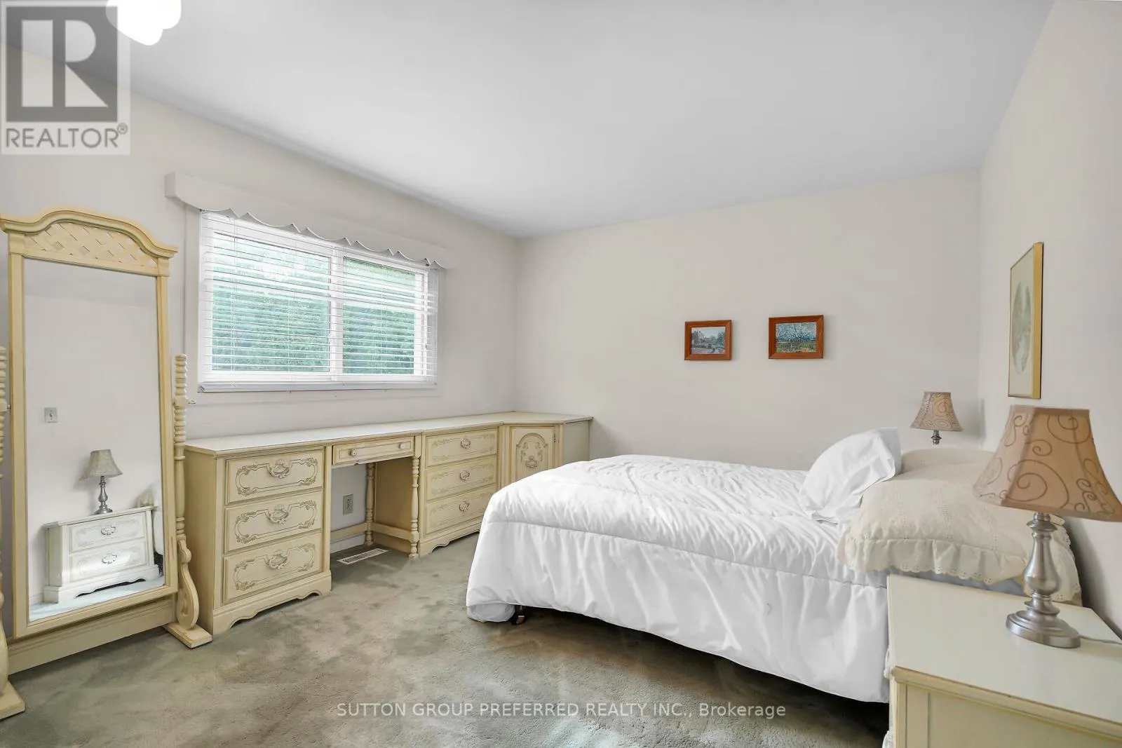 56 TWEED CRESCENT
