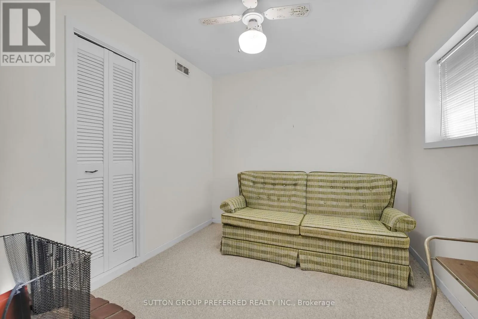 56 TWEED CRESCENT