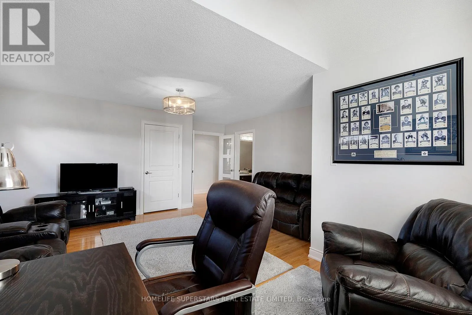 44 ORCHARD DRIVE