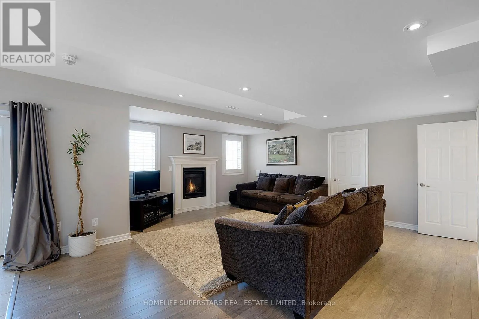 44 ORCHARD DRIVE