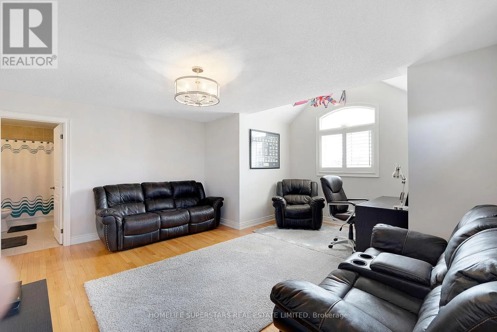 44 ORCHARD DRIVE